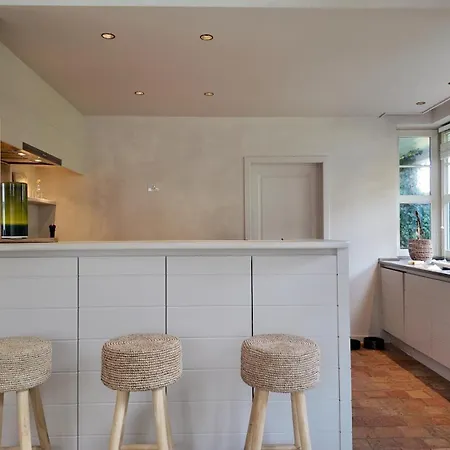 24 - Trendy Luxury In Downtown