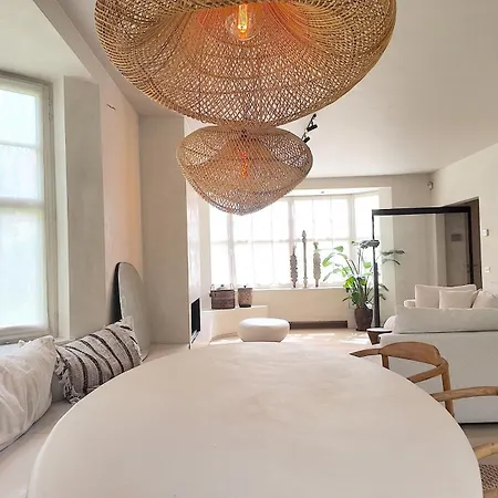 24 - Trendy Luxury In Downtown *